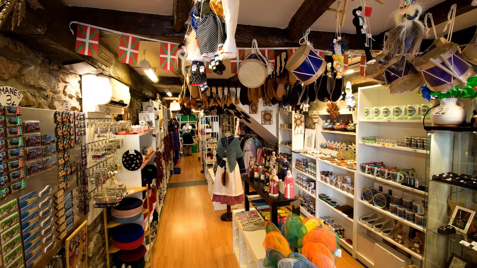 Ongi Etorri - Souvenirs y Artesanía Euskal Herria - Hondarribia