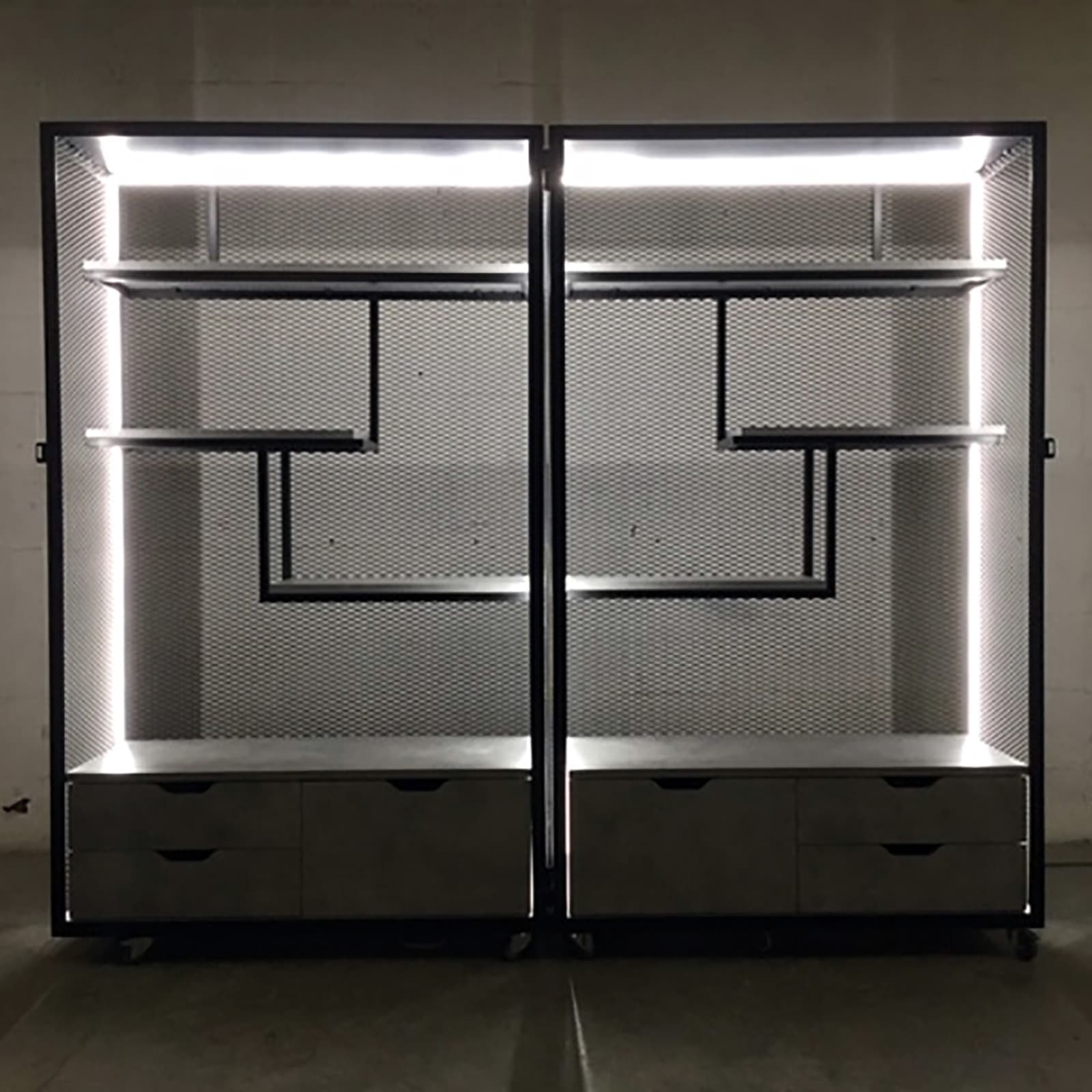 Equilan - Mueble retail - mobiliario para tiendas - Hernani - Donostia - Madrid - Gipuzkoa