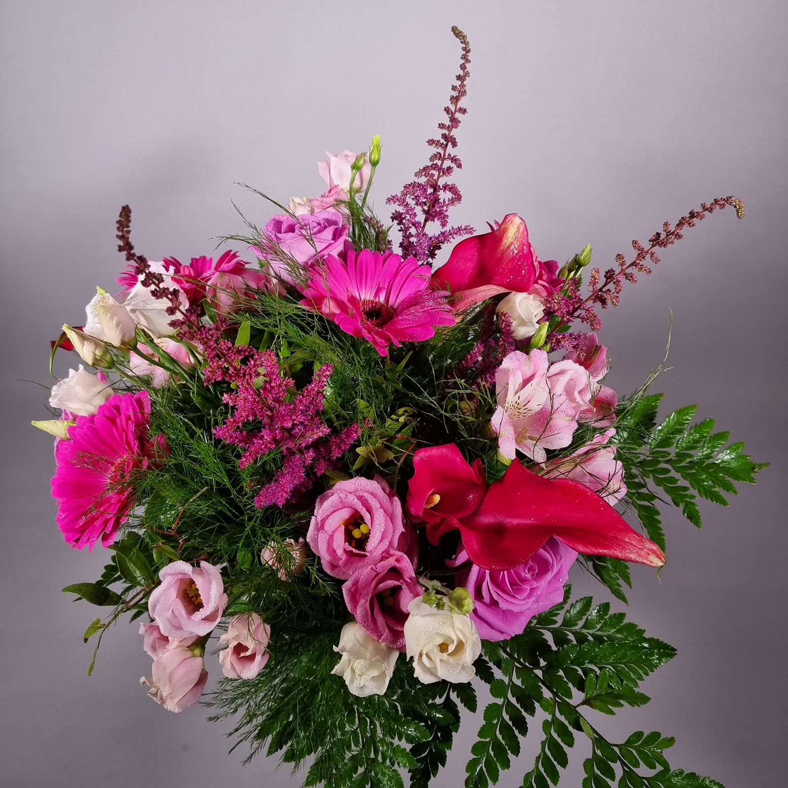 Ramo en tonos rosa - Entrega a domicilio en San Sebastián Donostia, Astigarraga, Hernani, Rentería y Lasarte