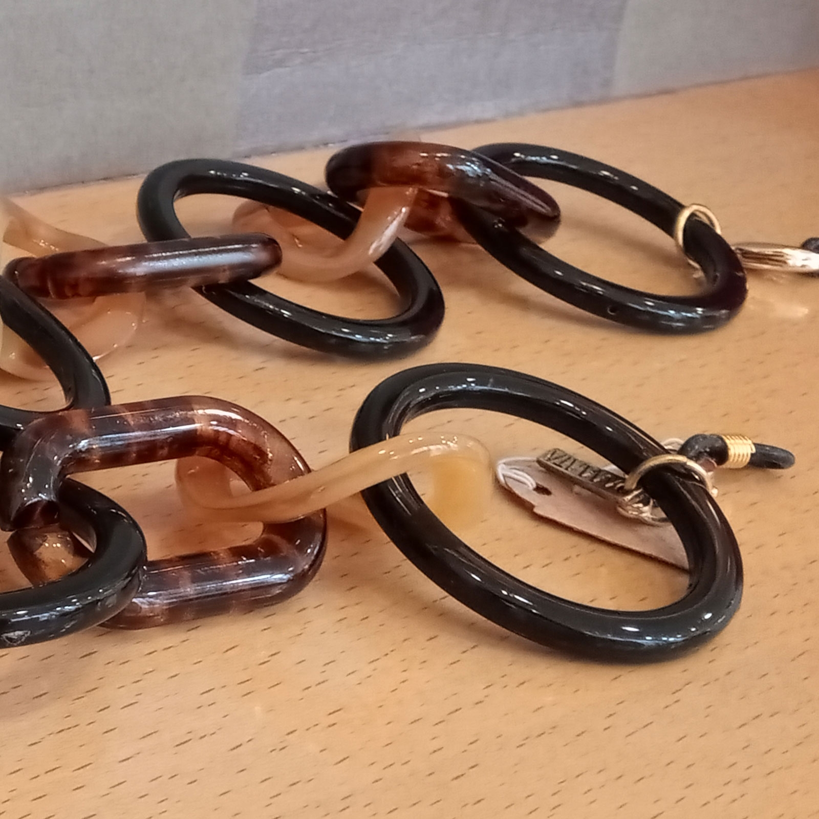 Cadena para gafas de eslabones grandes en carey