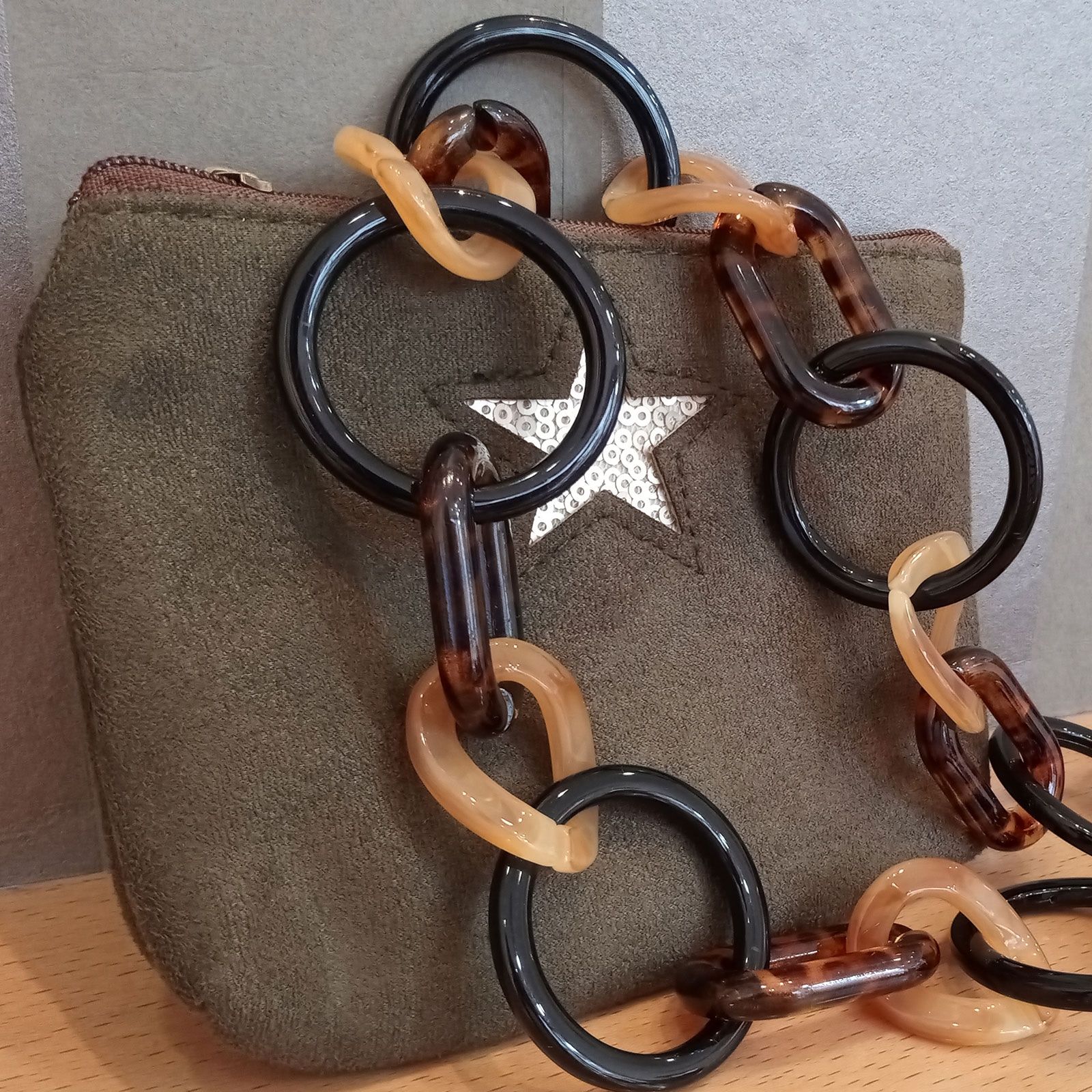 Cadena para gafas de eslabones grandes en carey
