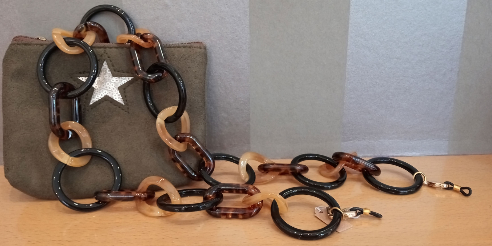 Cadena para gafas de eslabones grandes en carey