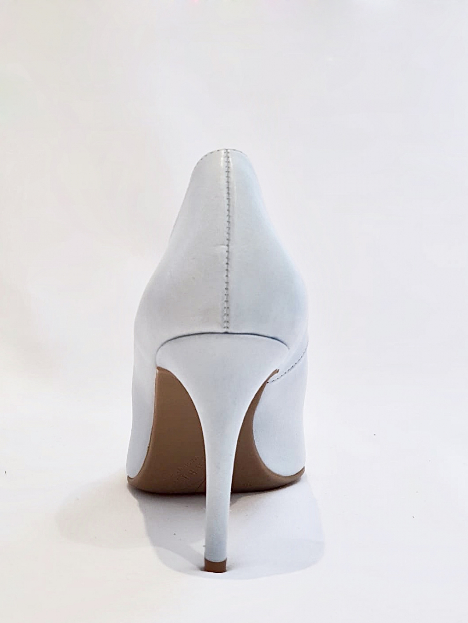 Zapatos de salón con tacón tipo stiletto en piel napa azul cielo