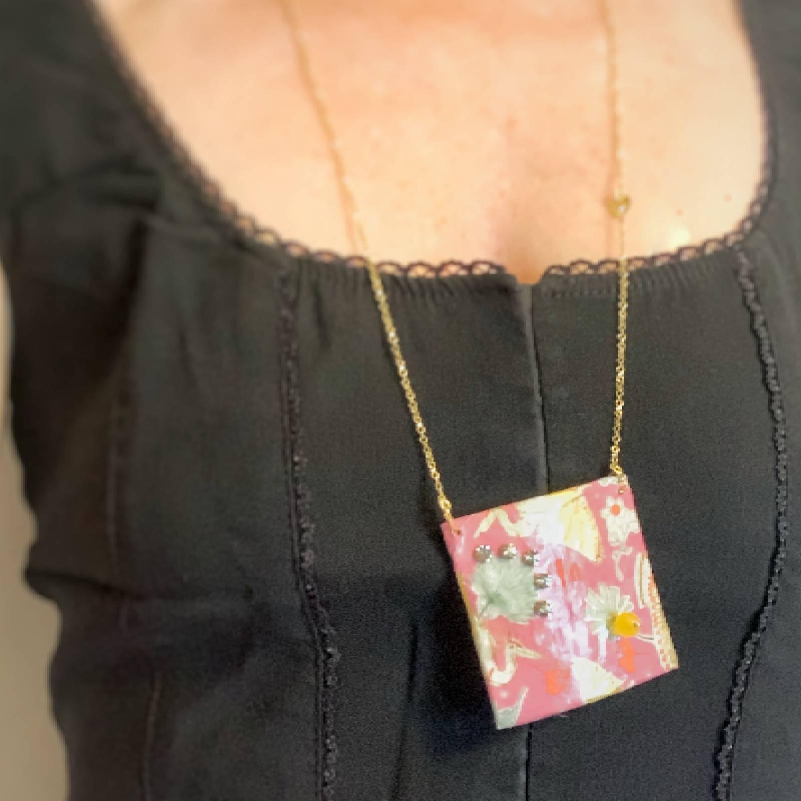 Collar Japon�s color rosa