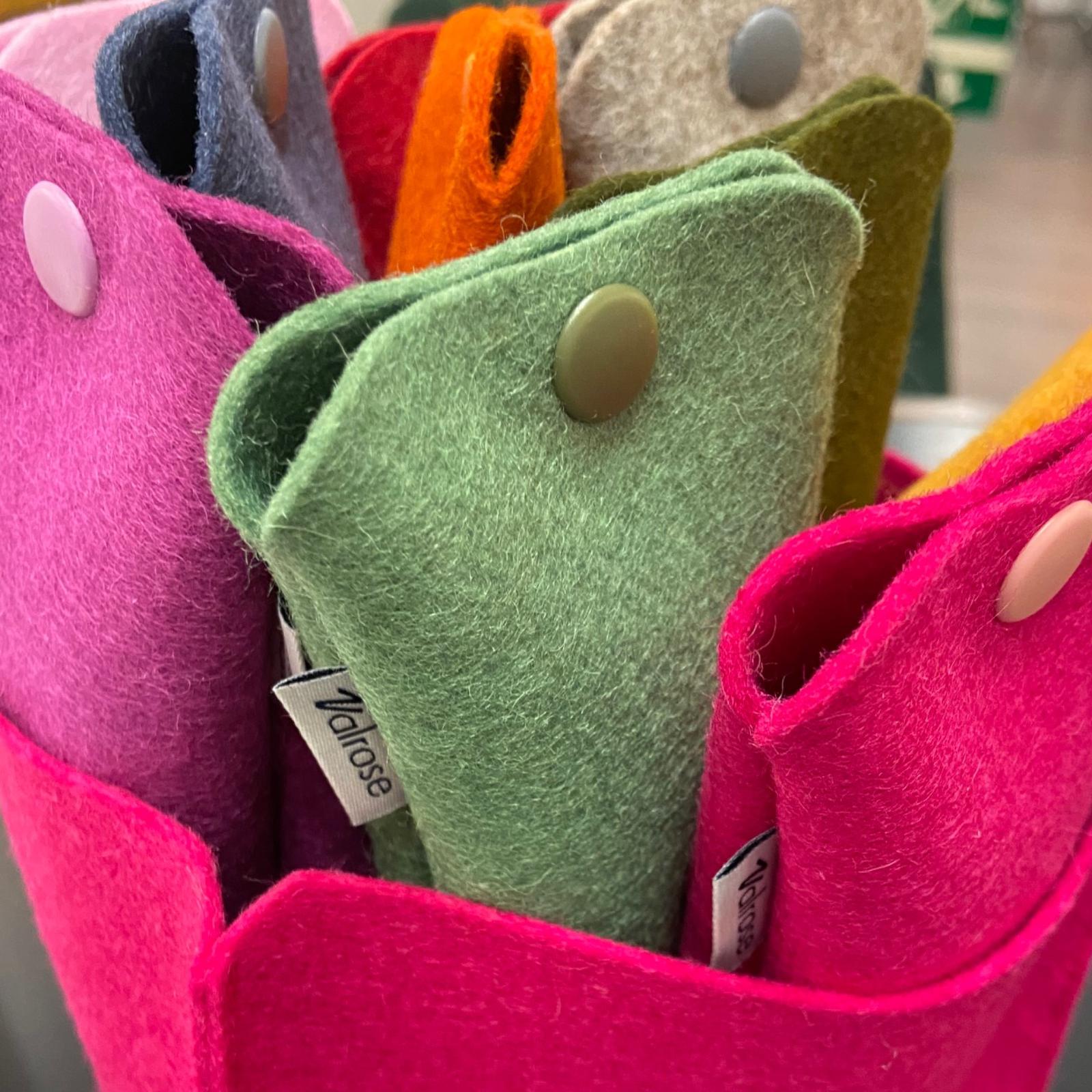 Funda artesanal para gafa en fieltro verde claro