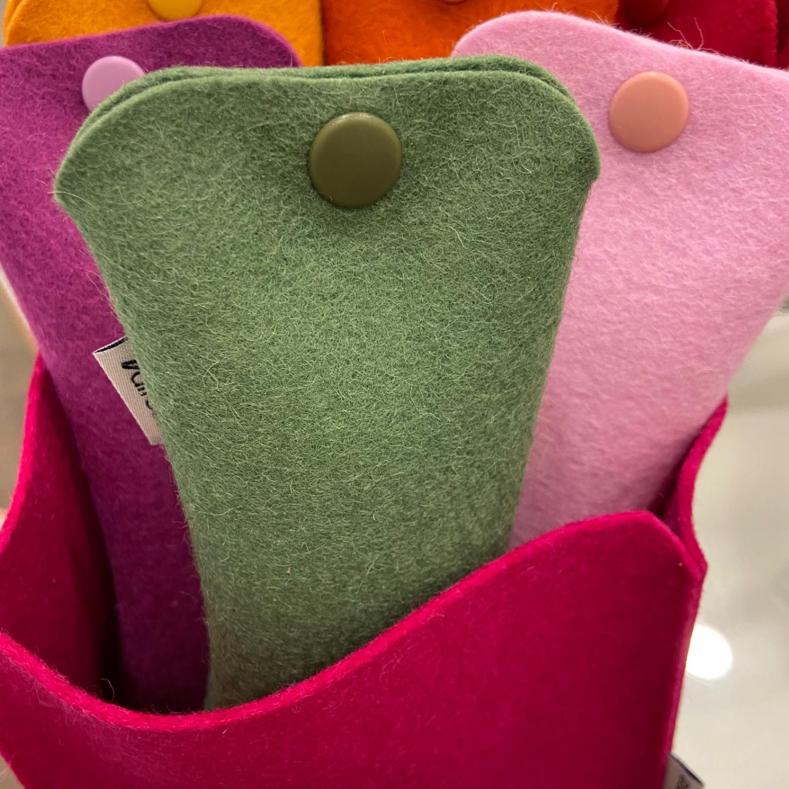 Funda artesanal para gafa en fieltro verde claro