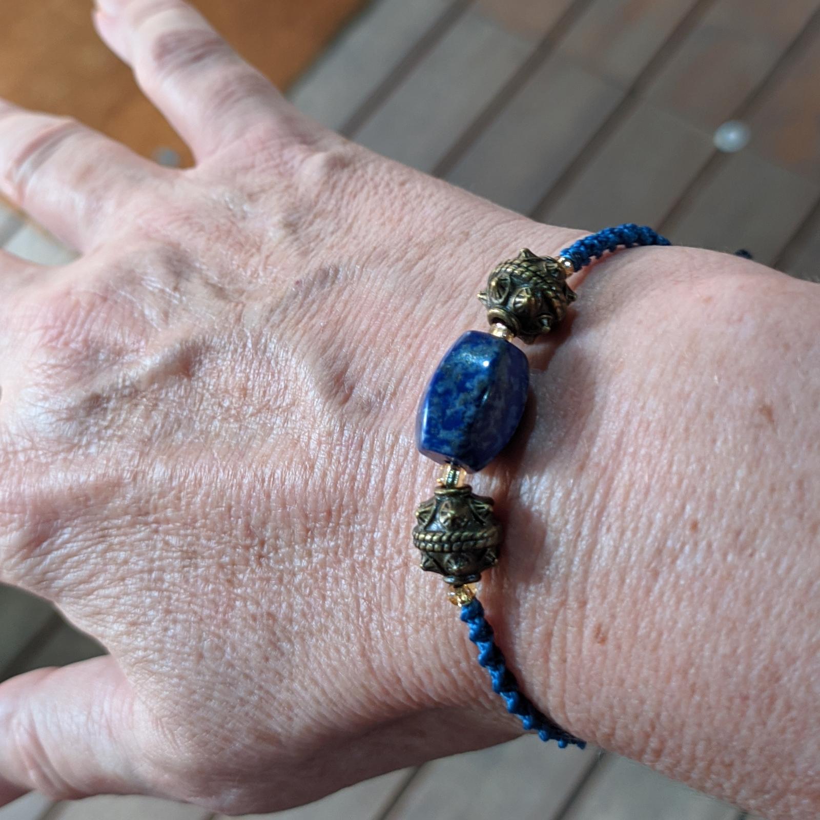 PULSERA LAPISLZULI CON ABALORIOS EN BRONCE