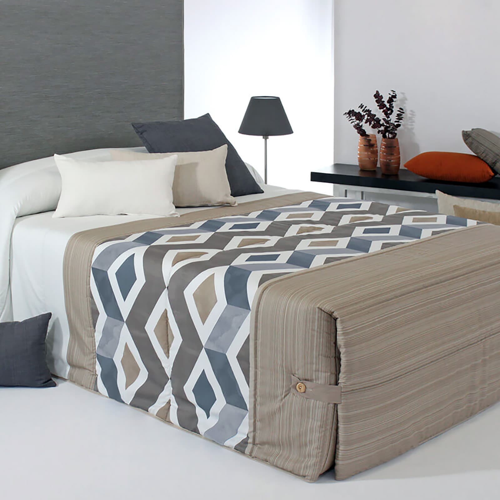 Edredn Morgan de Reig Mart - Beige - Cama 105 - Pedro Salcedo - Bilbao