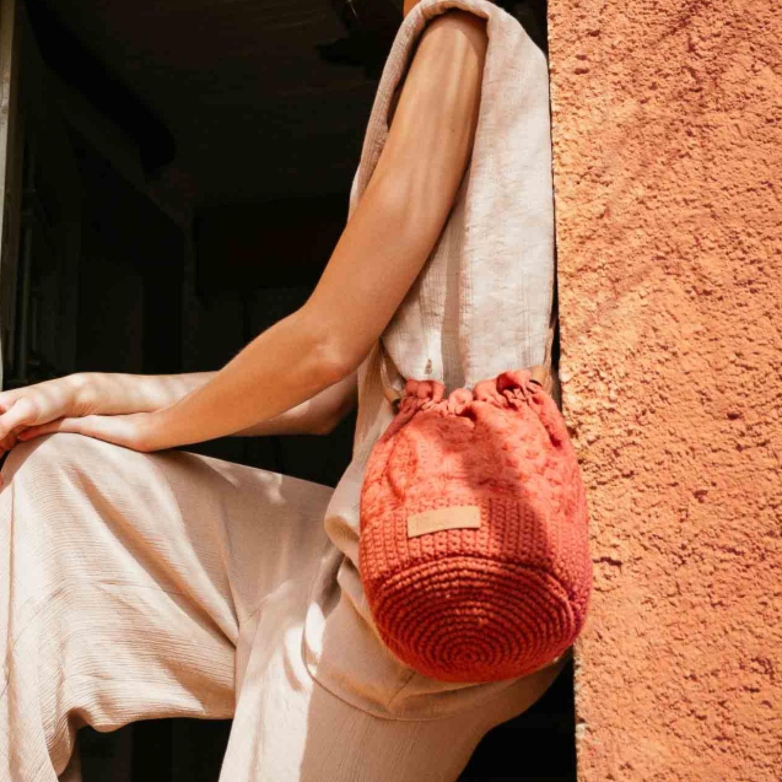 BOLSO BANDOLERA BIBA GOBI COBRE