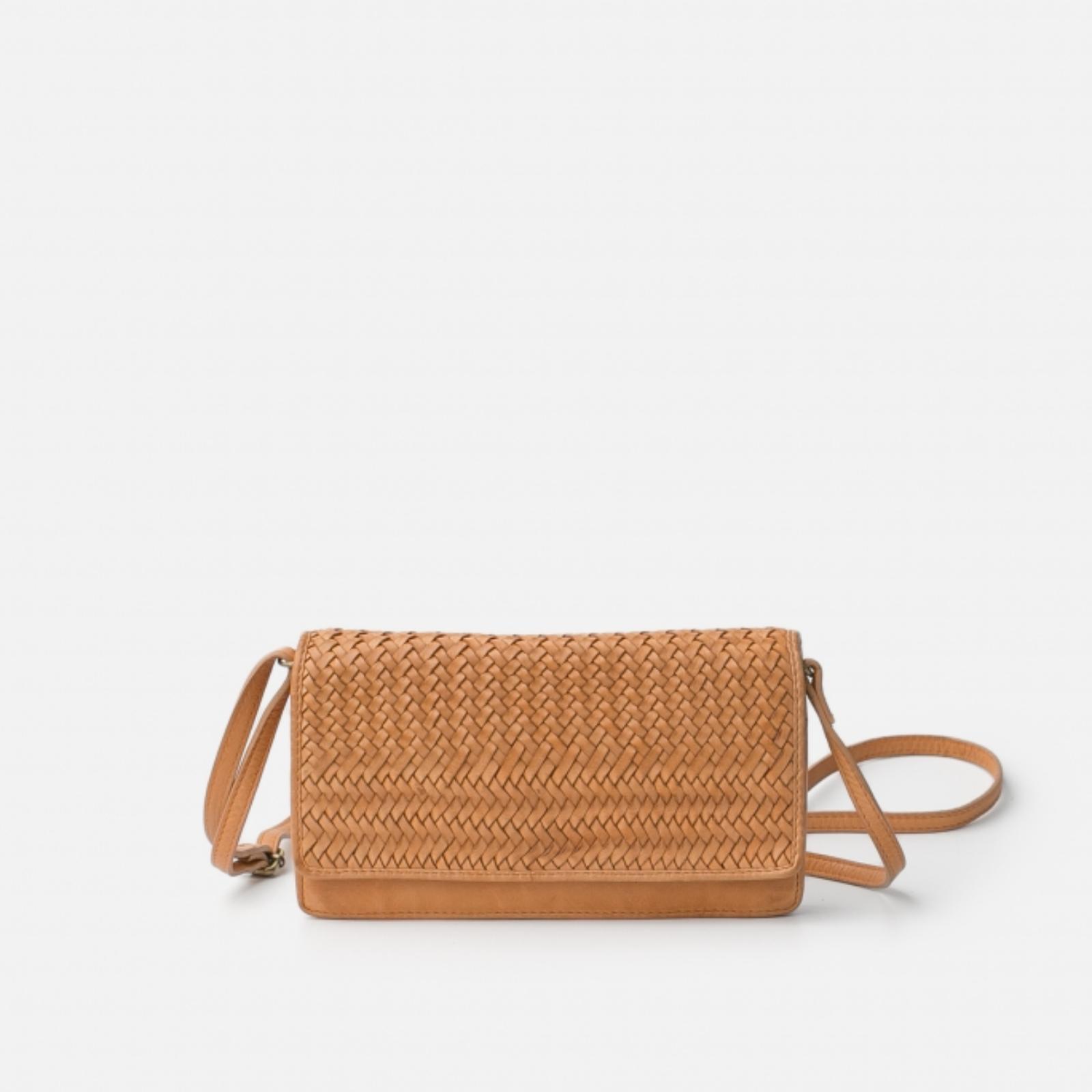 BOLSO BANDOLERA BIBA ROSEAU SALMON