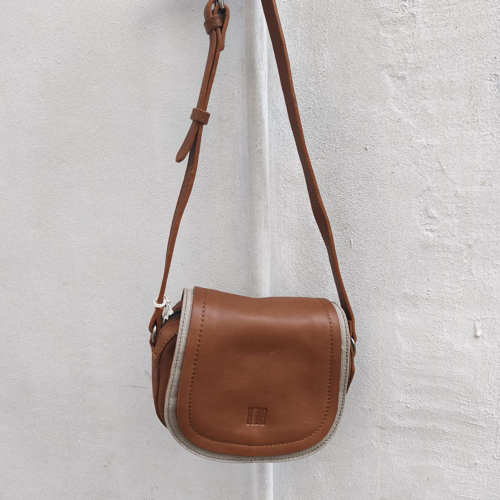 BOLSO BIBA CORINNE CAMEL