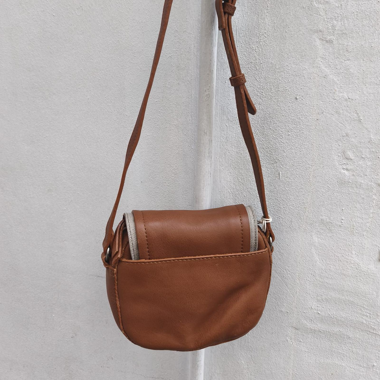 BOLSO BIBA CORINNE CAMEL