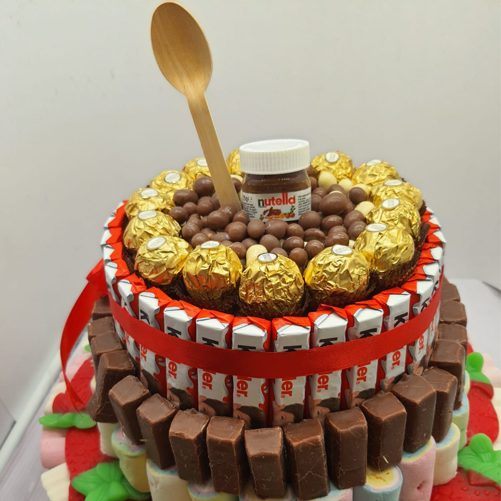 Tarta de chocolate y gominolas de 4 pisos - Candy Cakes - Irn