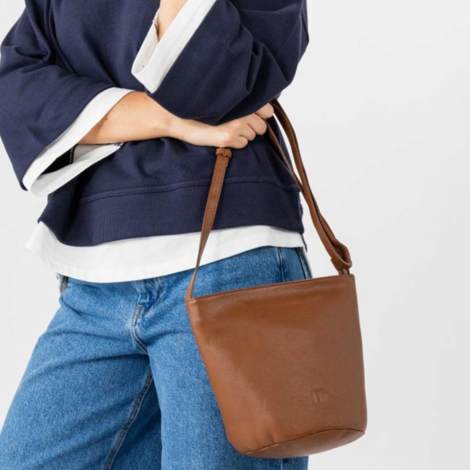 BOLSO BIBA CHESTER TB CAMEL