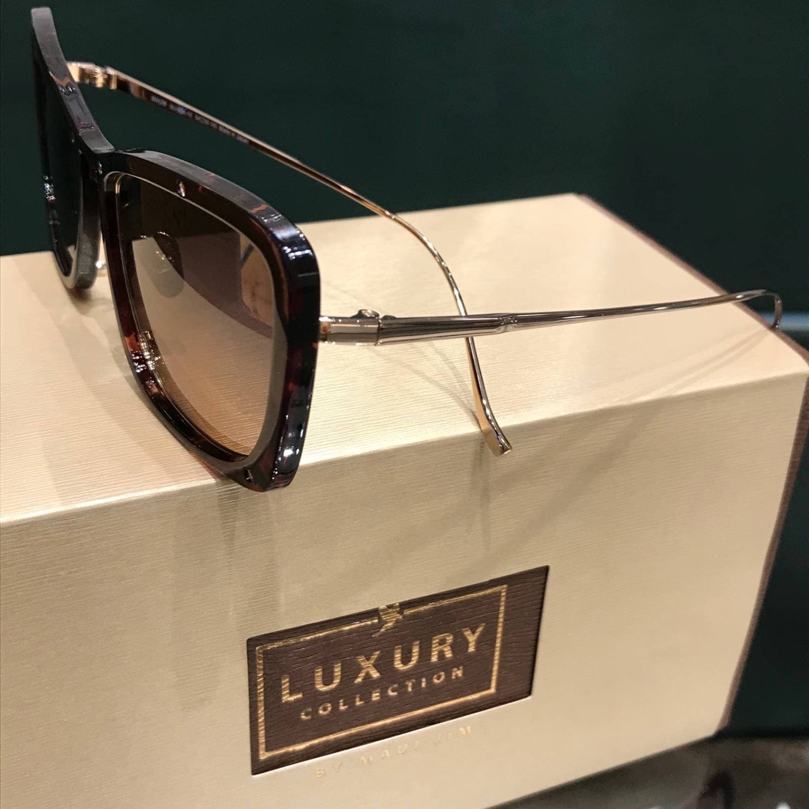 gafas sol, carey, titanio dorado, amariposadas.