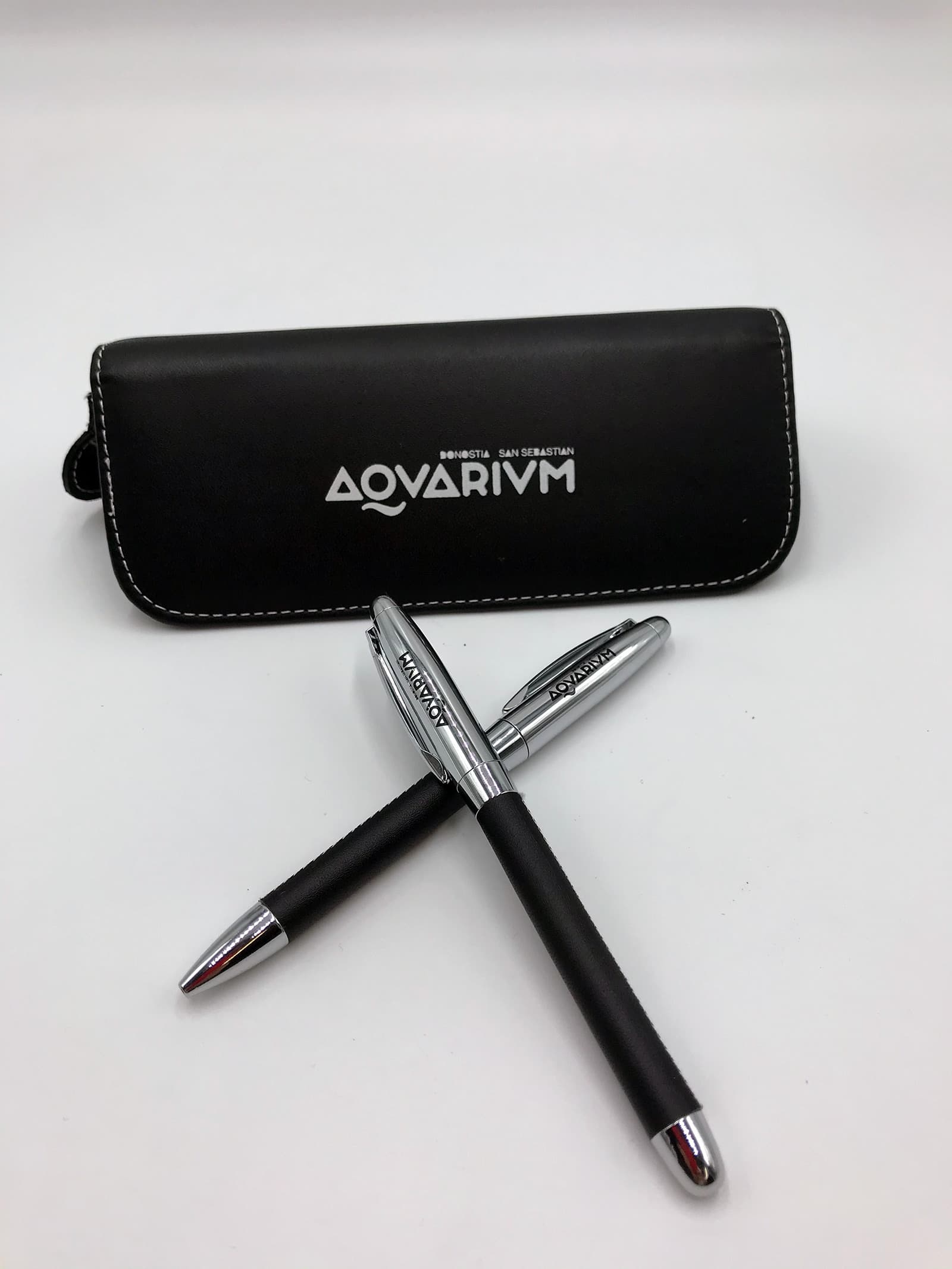 bolígrafos con estuche - aquarium san sebastian