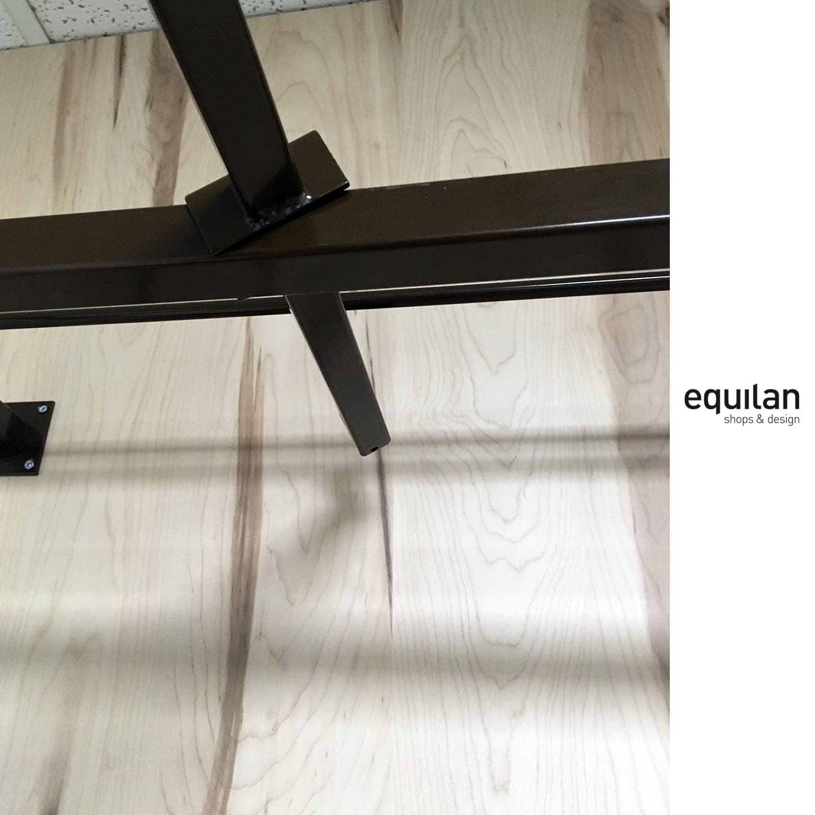Columna FUNCTION - Mobiliario Comercios - Equilan - Hernani - Madrid - Donostia - Gipuzkoa