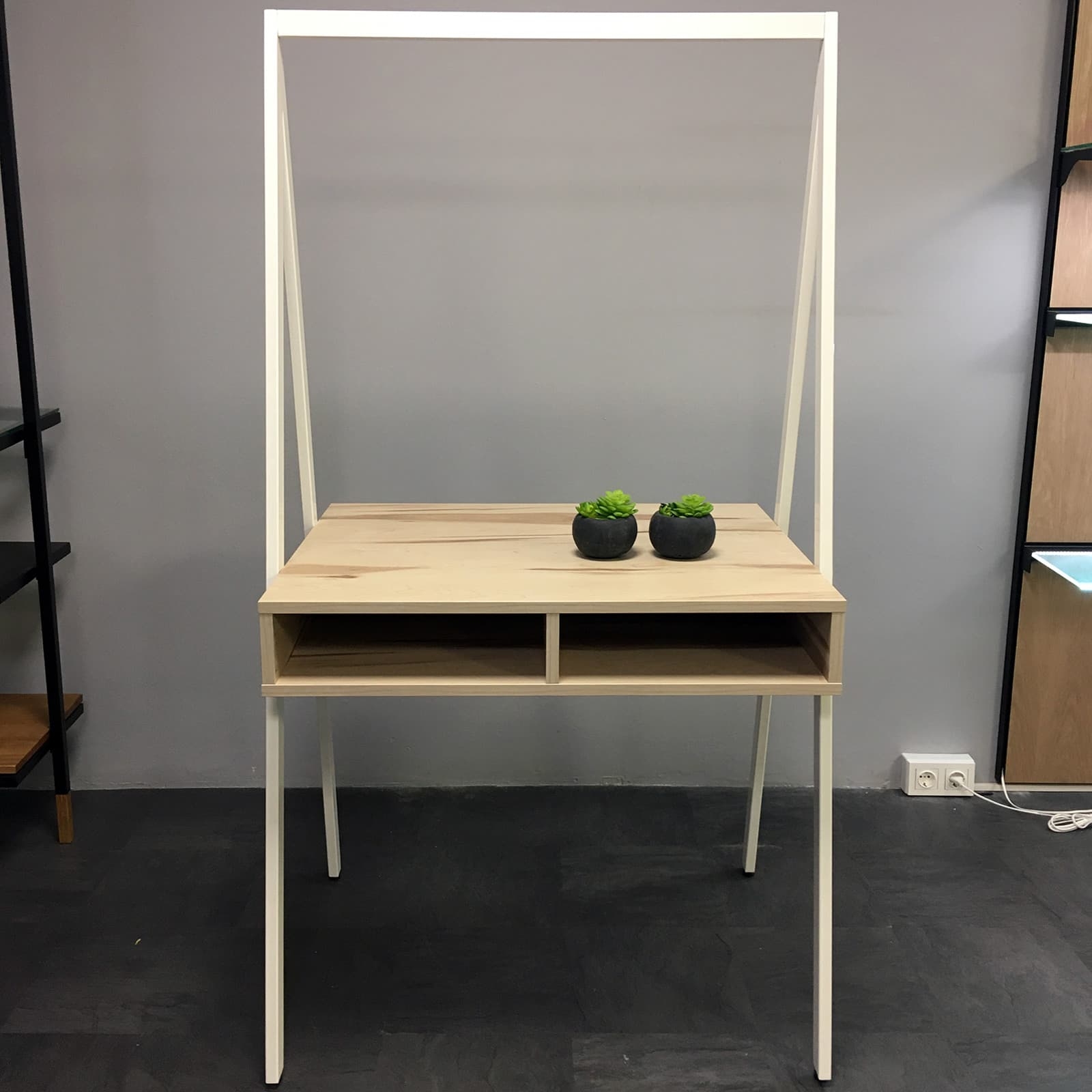 Mesa NORDIK - Mobiliario Comercios - Equilan - Hernani - Donostia - Gipuzkoa - Madrid