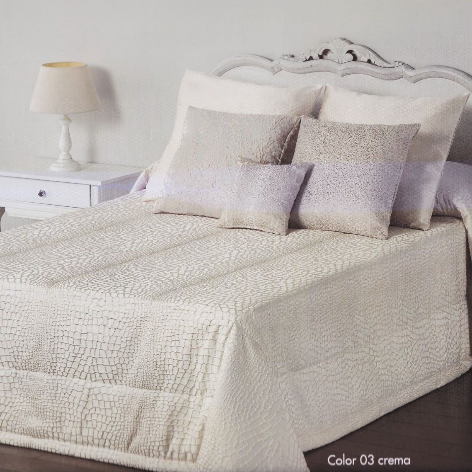 Edredn mod. Pitn crema - para cama de 135 cm.