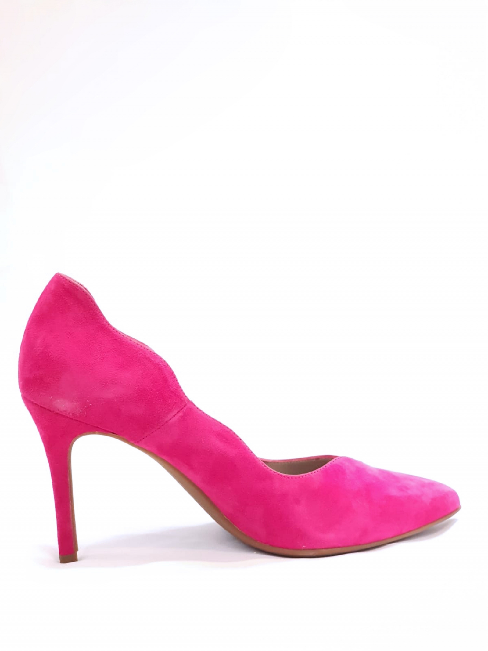 Maravillosos zapatos stiletto buganvilla en ante con tacón cómodo
